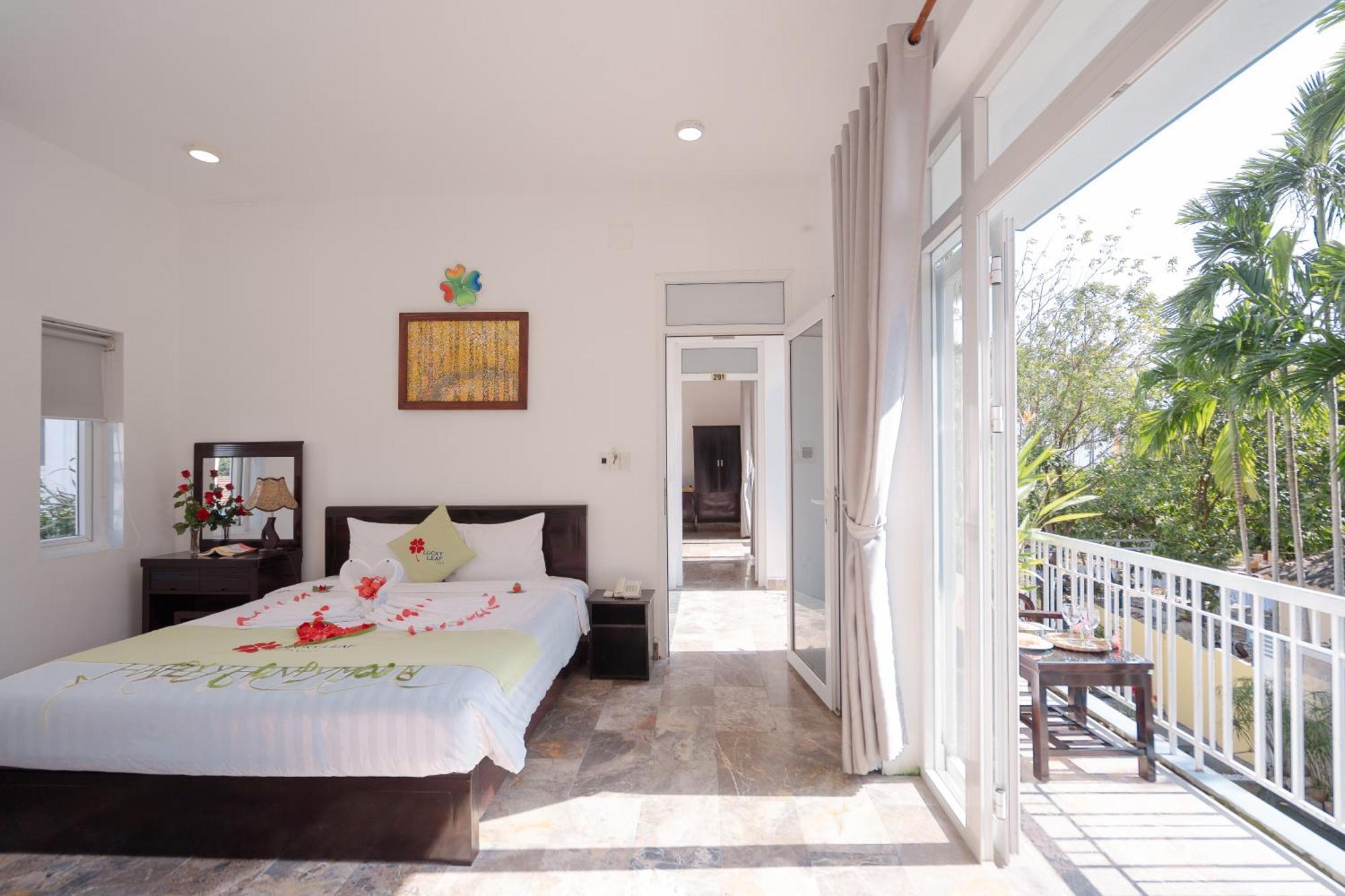 Tranquil Lucky Leaf Hotel 4*