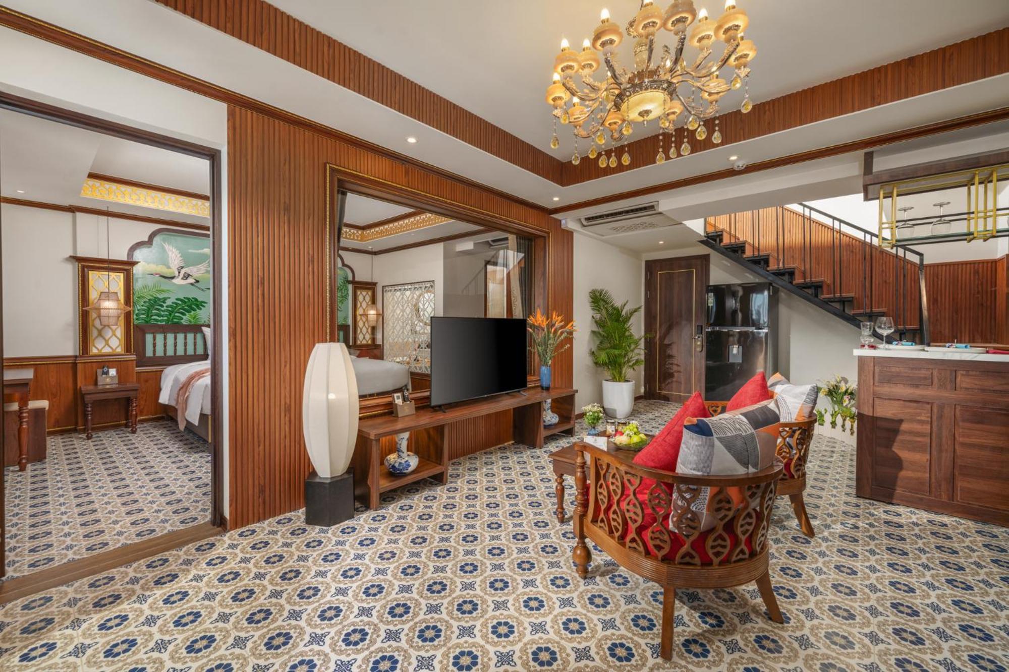 Babylon Riverside &