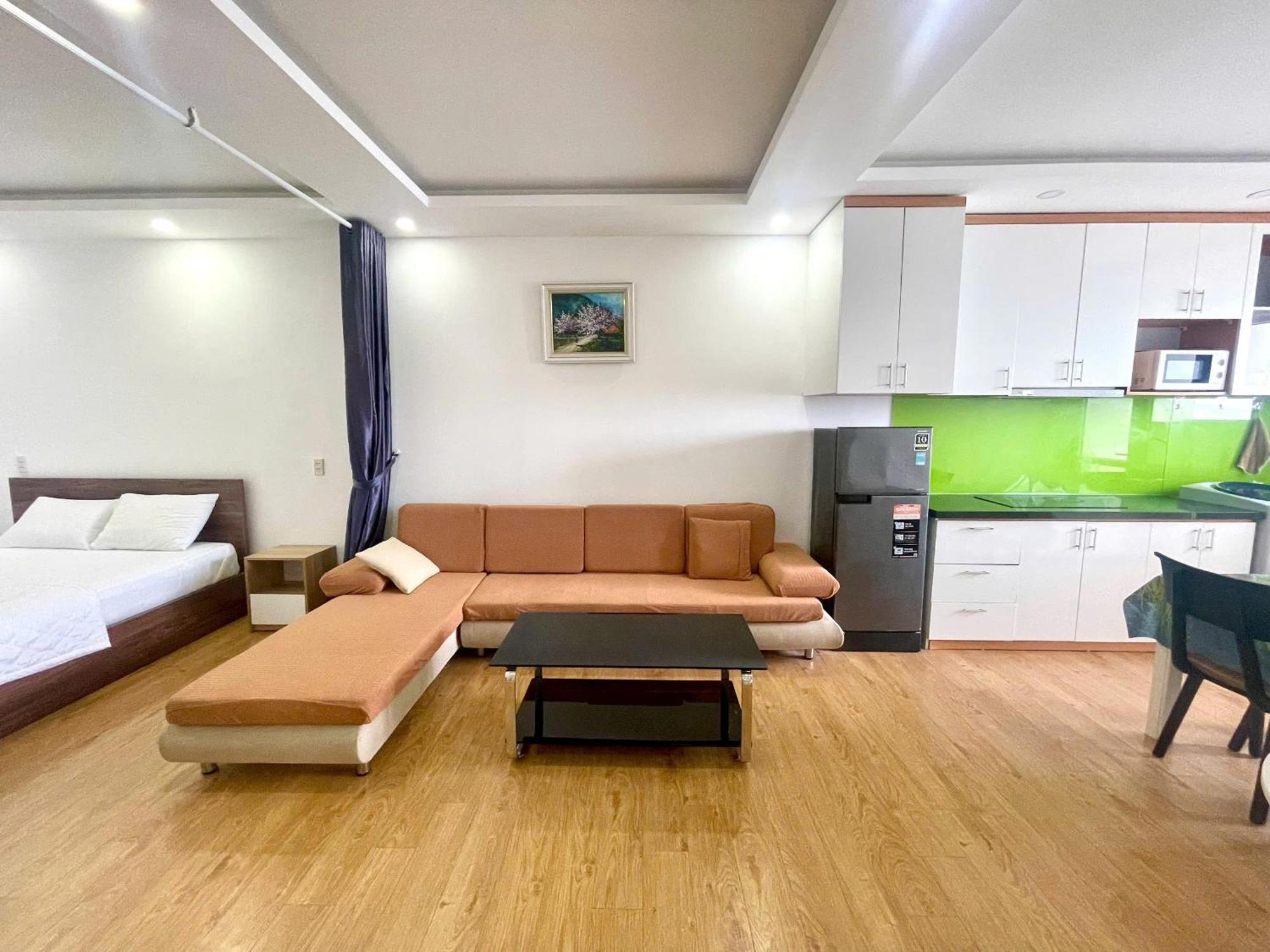 Beachfront Hon Chong Apartment *