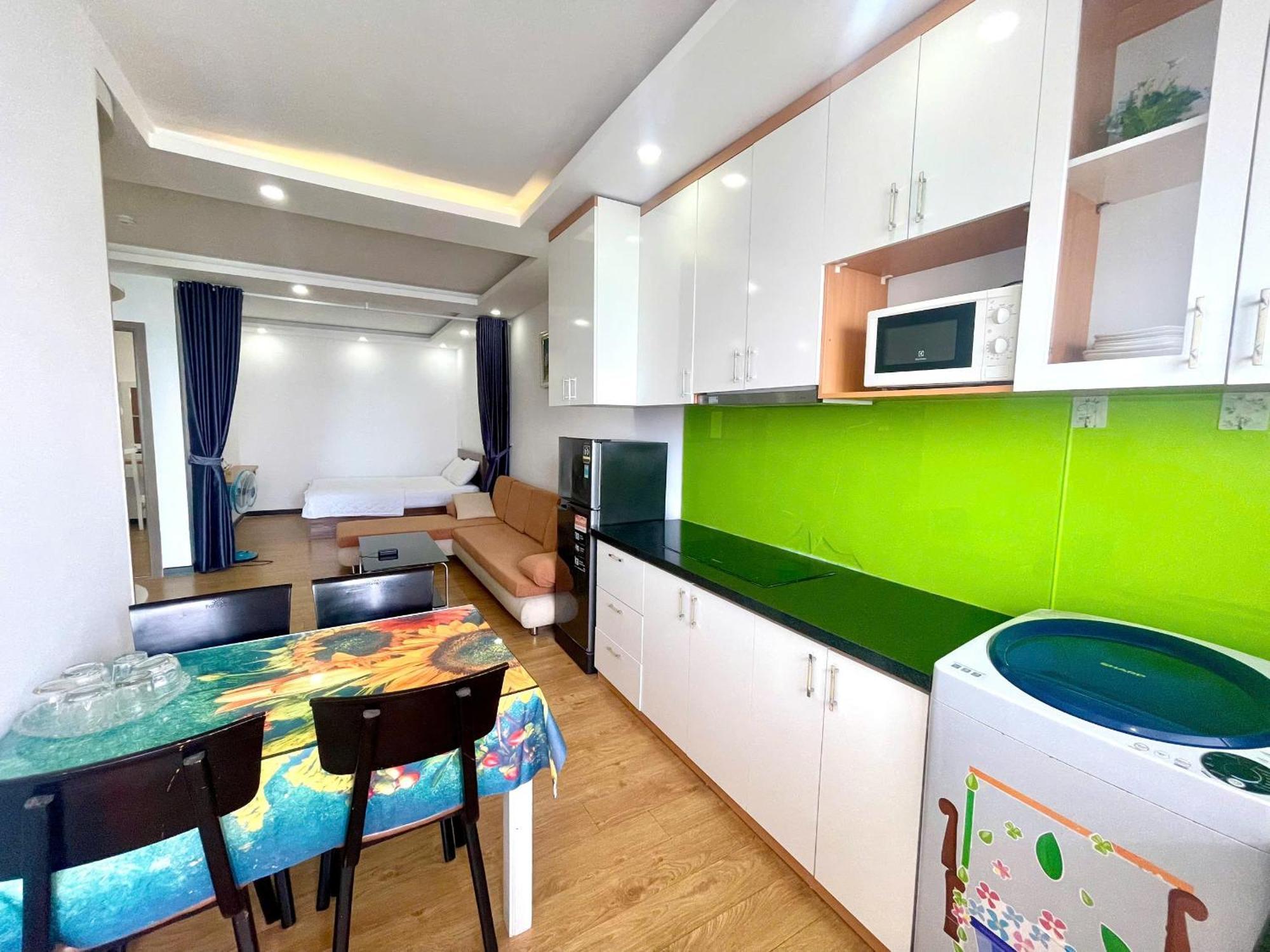 Beachfront Hon Chong Apartment