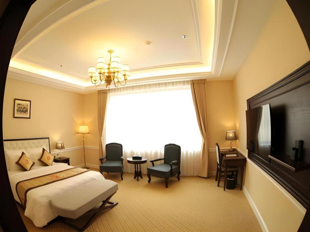 Phoenix 5*