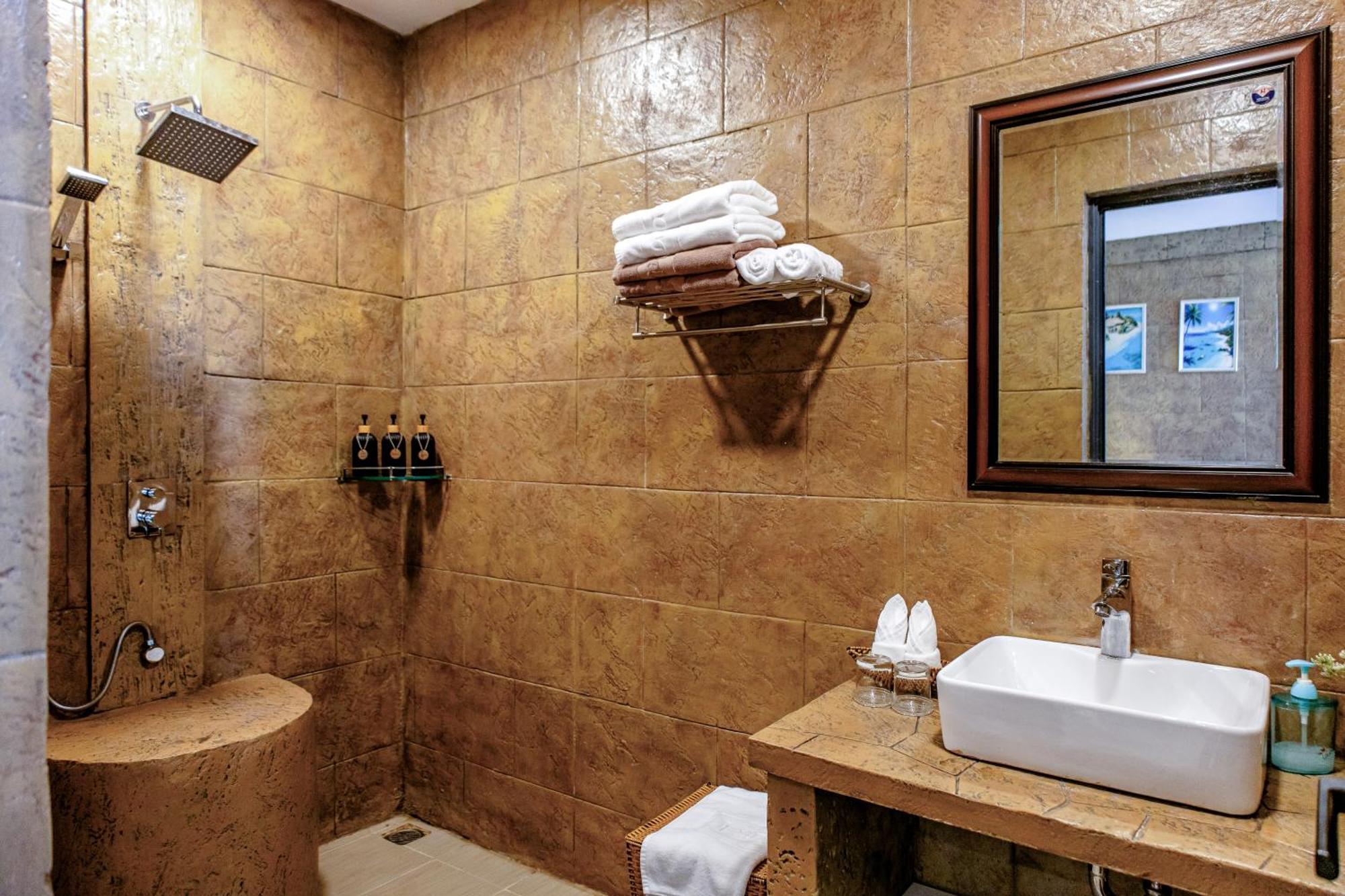 Oasis Hotel 4*