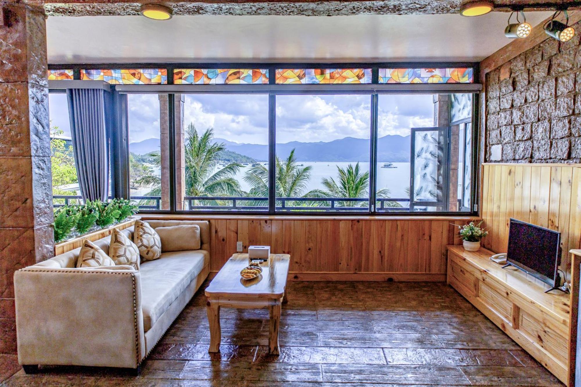 Oasis Hotel