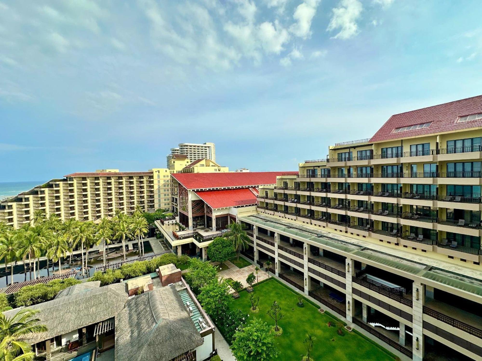 Crowne Plaza & Resort 5*