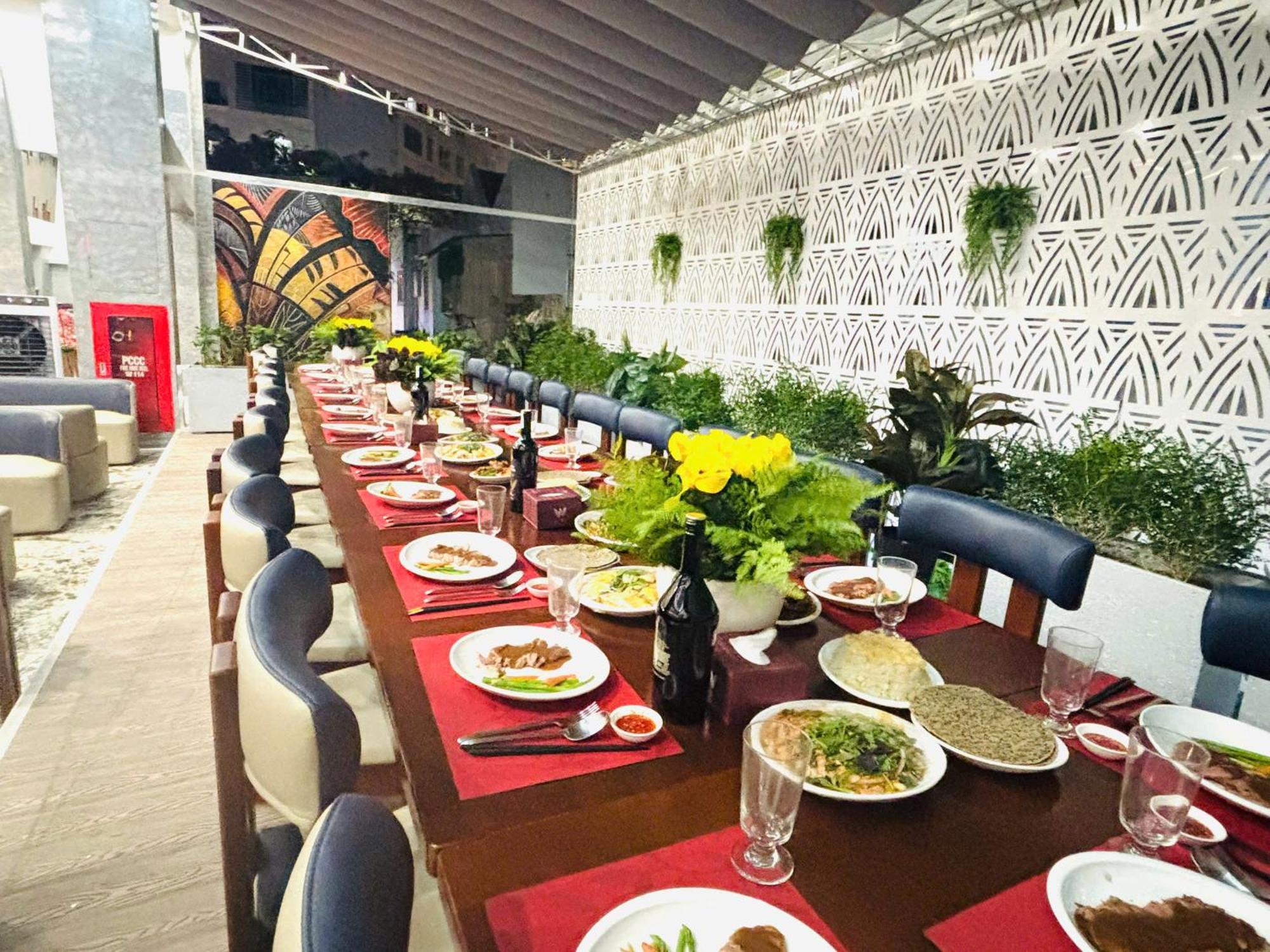 Khách sạn W Premium