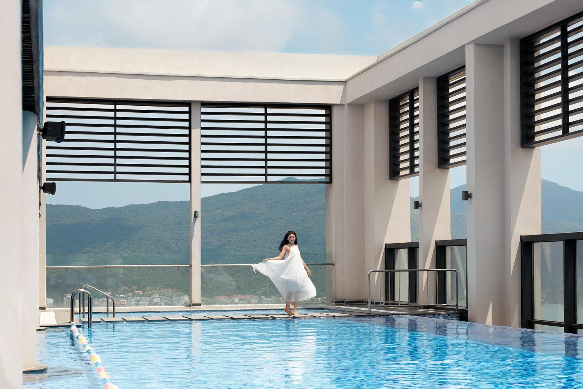 Four Points By Sheraton Khách sạn 5*