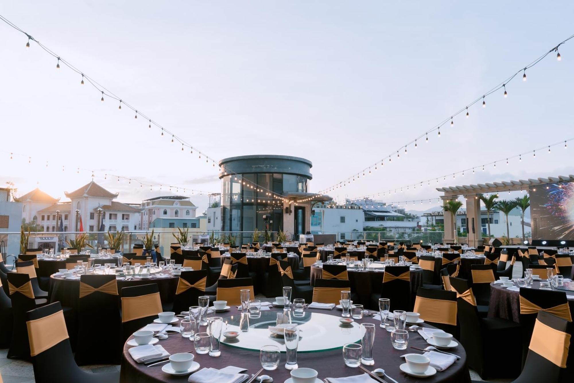 Khách sạn Four Points By Sheraton 5*