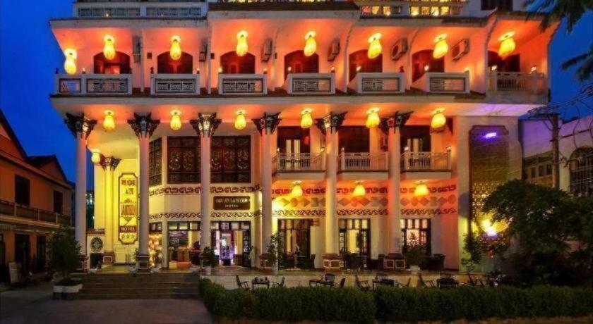 Lantern Hotel 3*