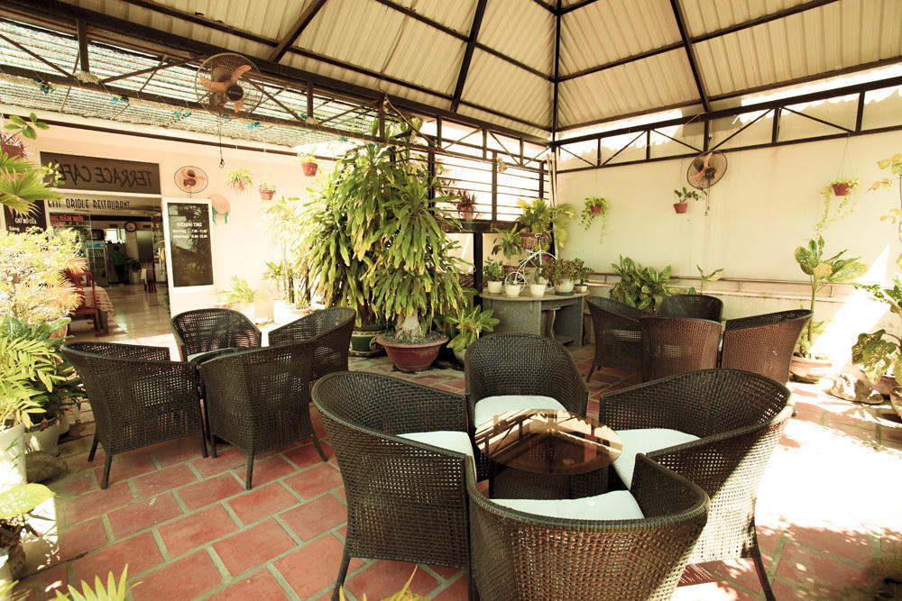 Oriole & Hotel 2*