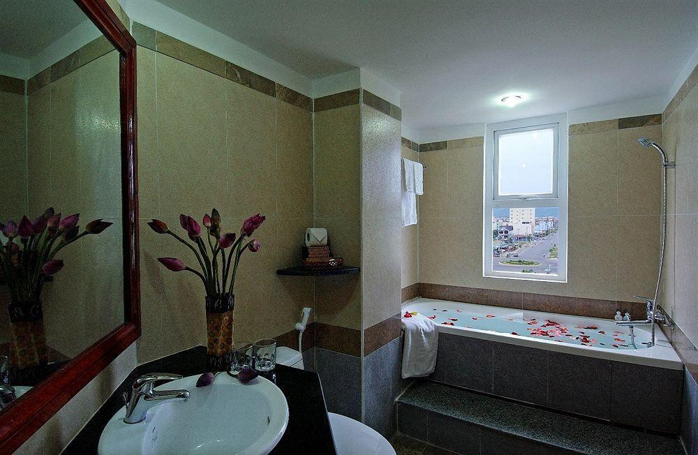 House Land 2 Hotel 2*
