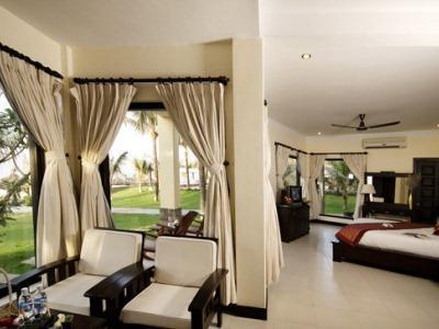 Hotel Sea Lion Beach & 4*