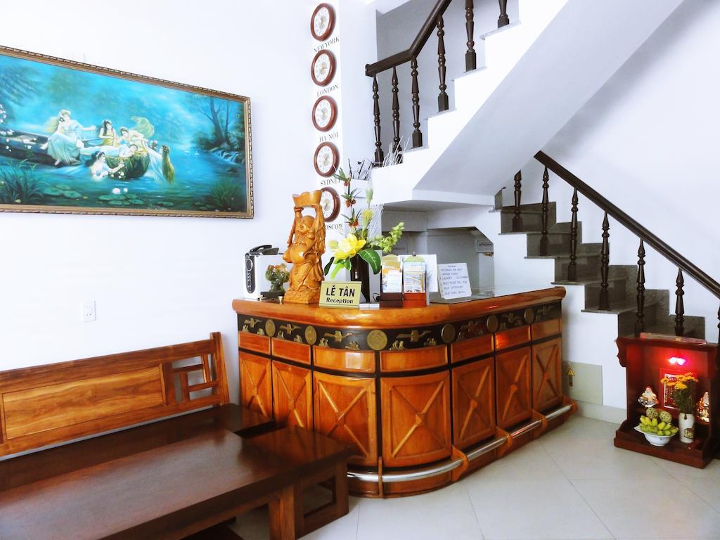 Hotel Phong Luu