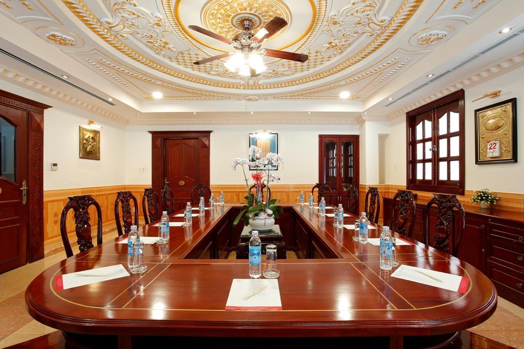 Khách sạn New Pacific