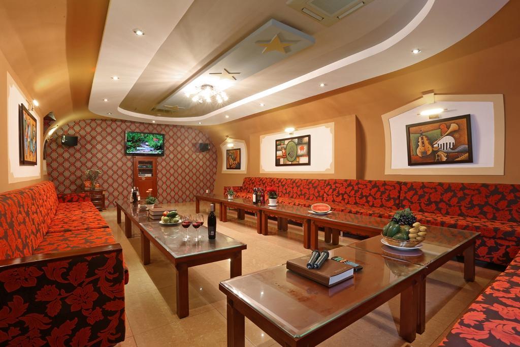 Khách sạn New Pacific 4*