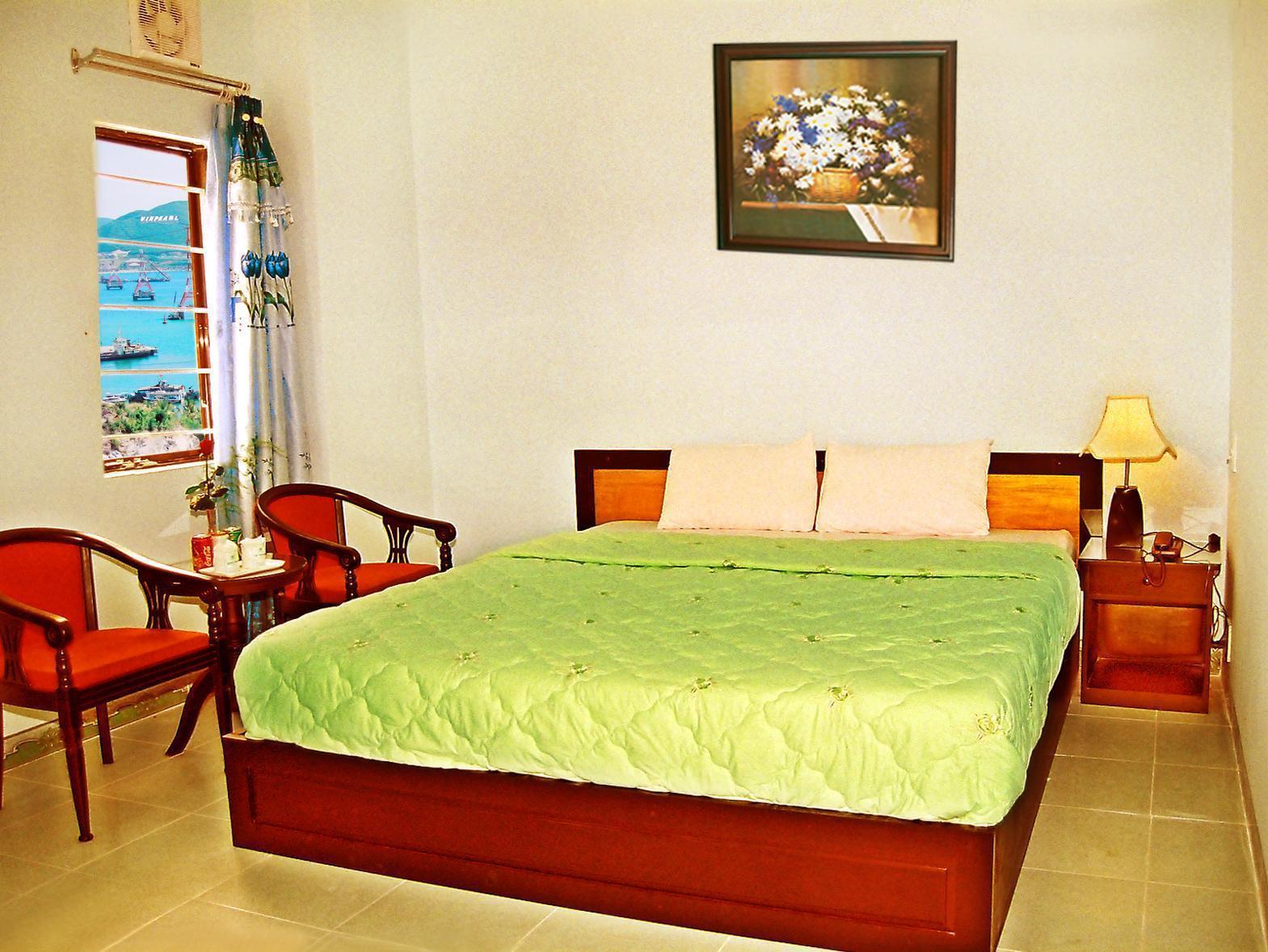 Four Seasons House 2*