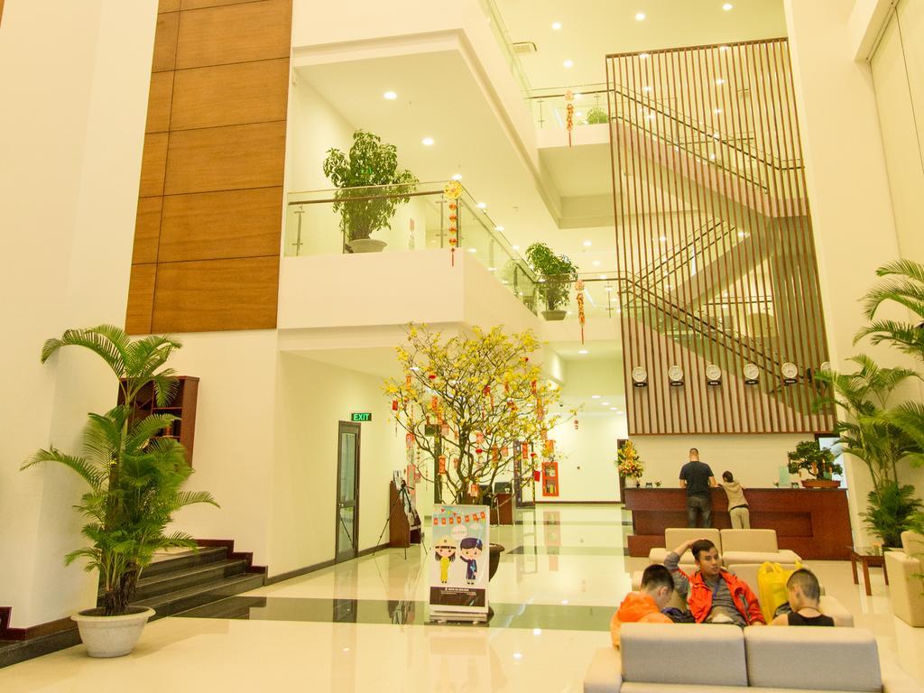 River Hotel 3*