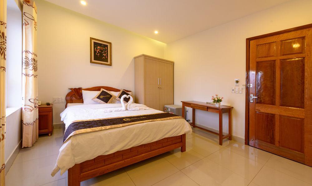 Sunflower Hotel 2*