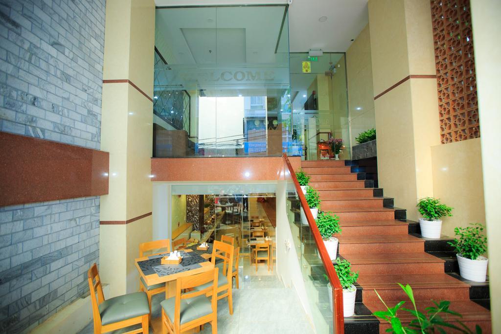 Lucky Star Hotel
