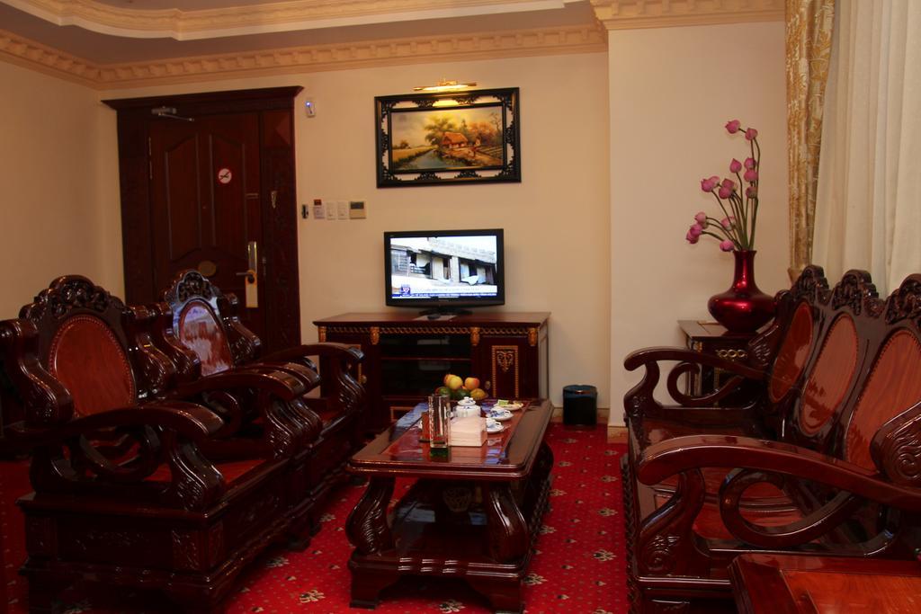 Khách sạn New Pacific 4*