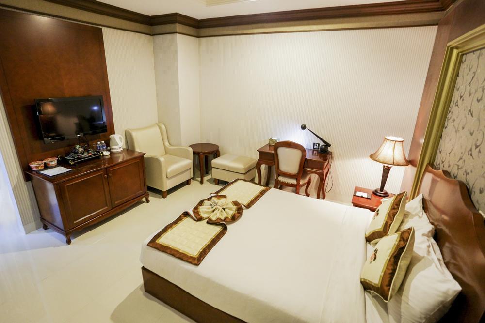 Seventeen Saloon 3*