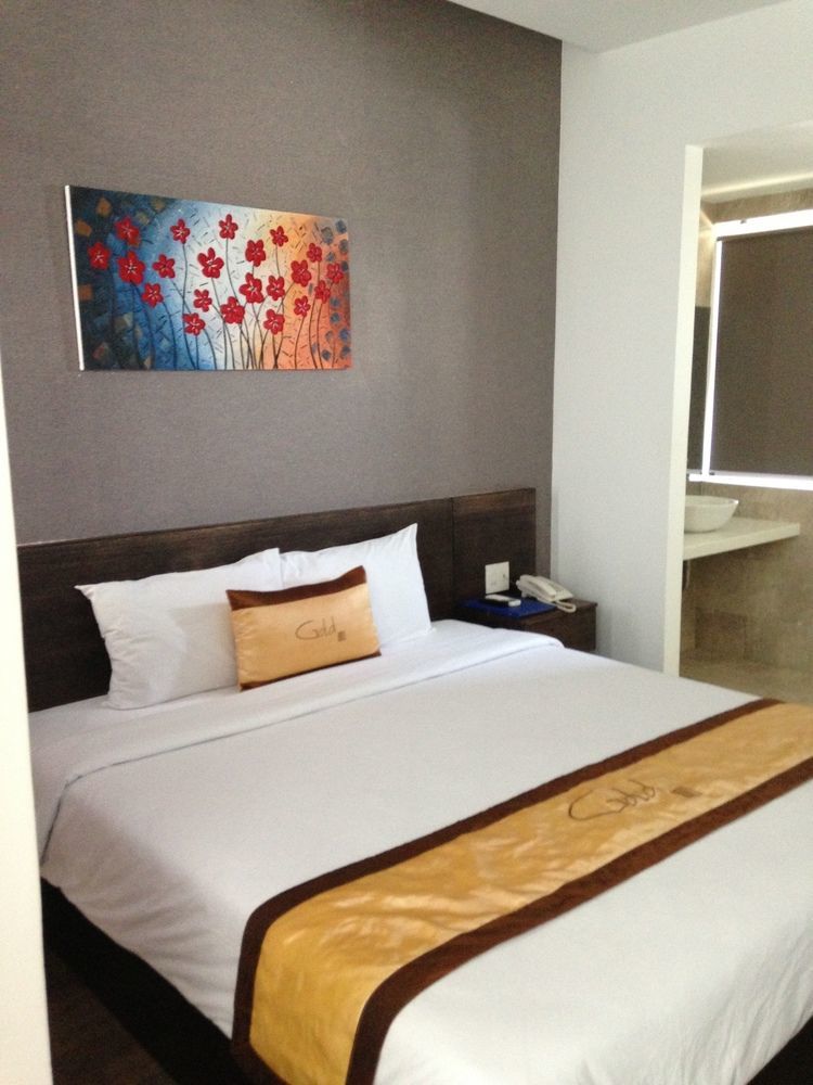 Peace Town Hotel