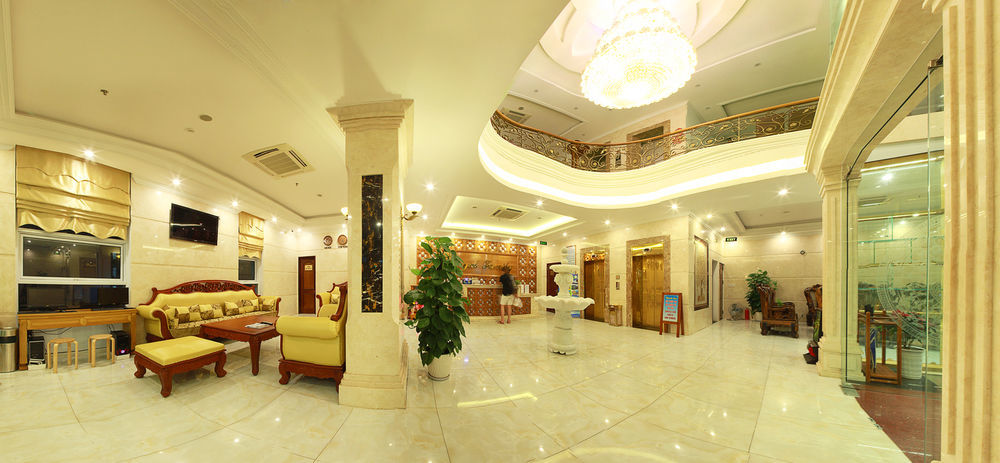 Royal Family Hotel