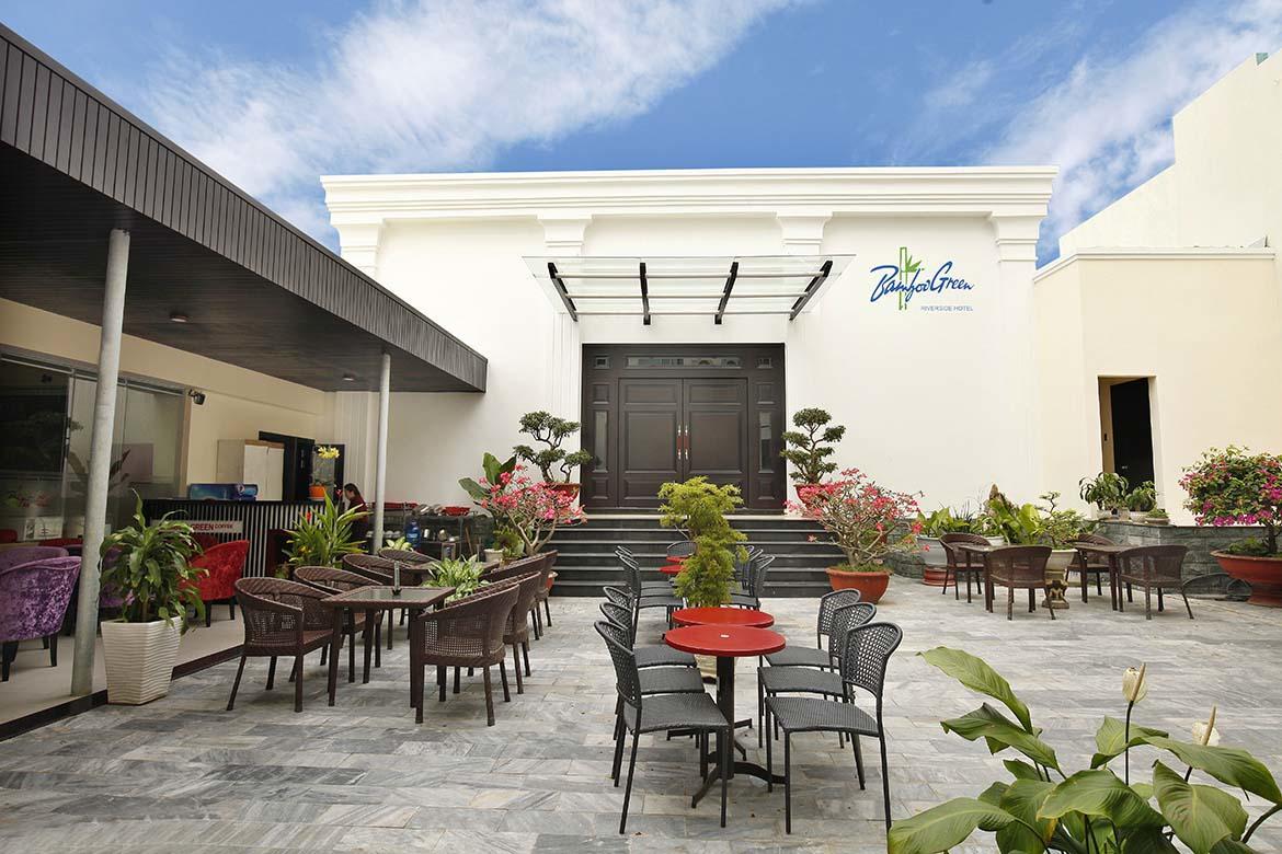 Bamboo Riverside Hotel 2*