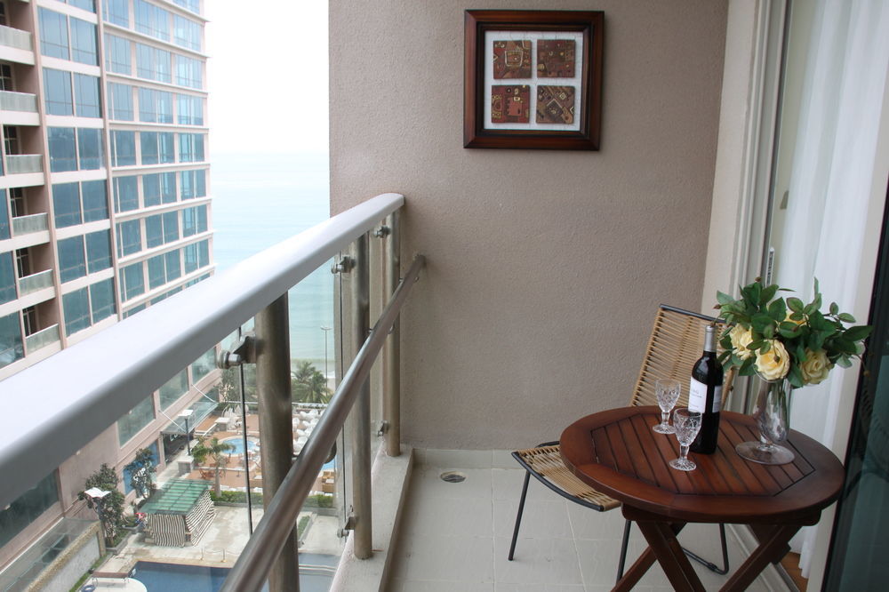 Gold Coast By Holi