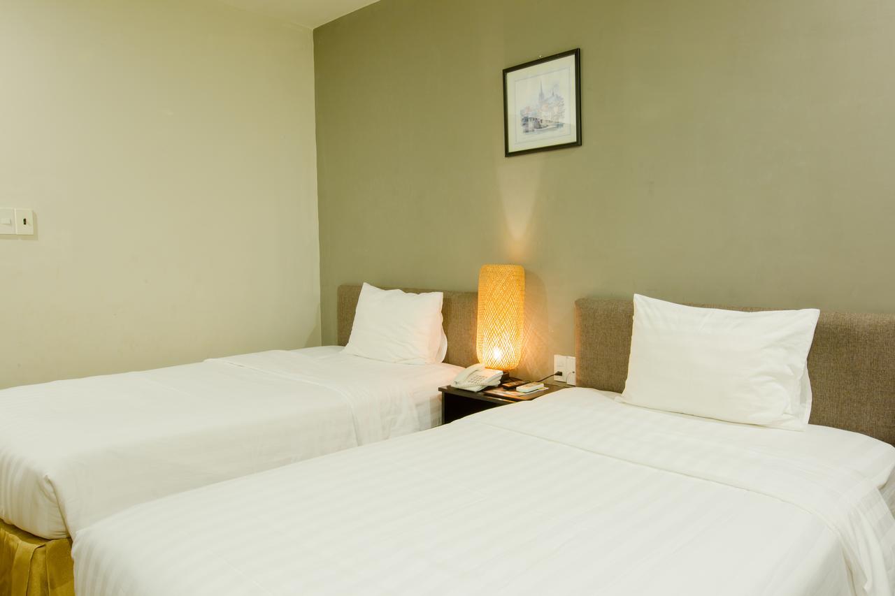 Sunflower Inn *