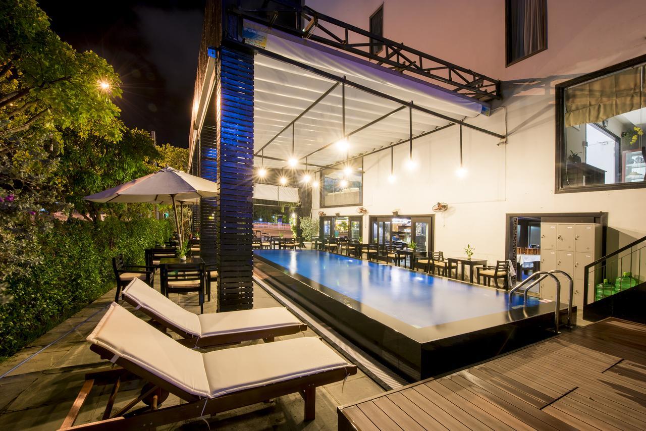 Sea Flower Hotel