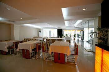 Hotel Golden Rain - Hoang Vu Nha Trang