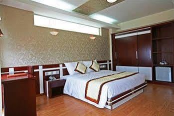 Golden Rain - Hoang Vu Hotel Nha Trang