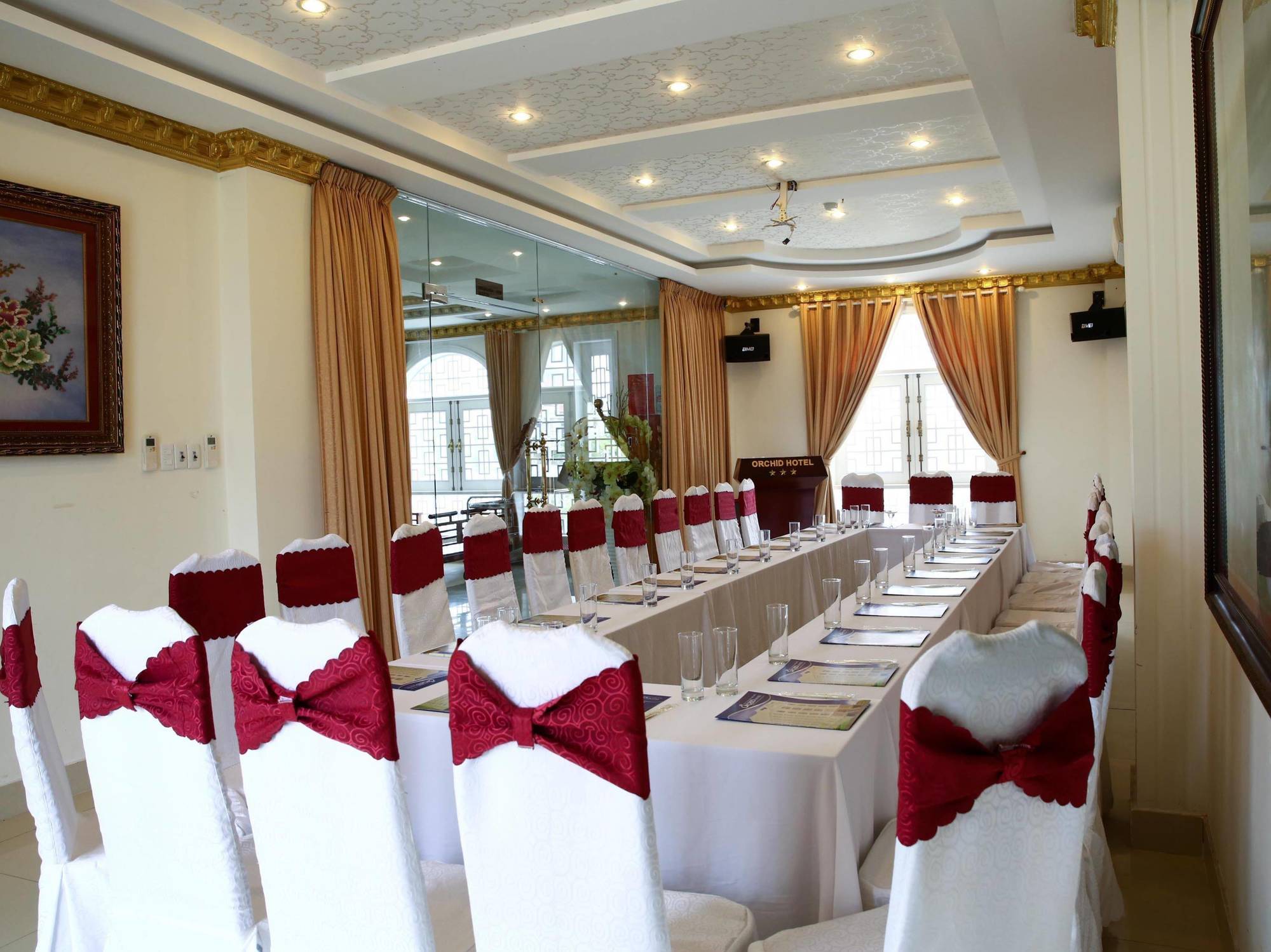 Orchid Hotel 3*
