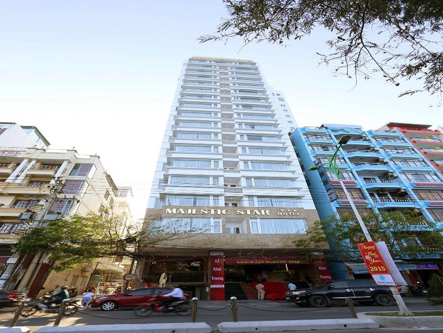 Khách sạn Majestic Star
