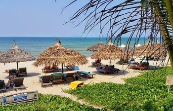 Biệt thự Riverside Oasis *