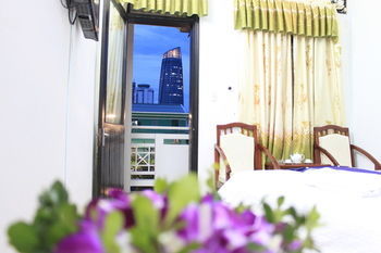 Hotel Ngoi Nha Xanh Da Nang