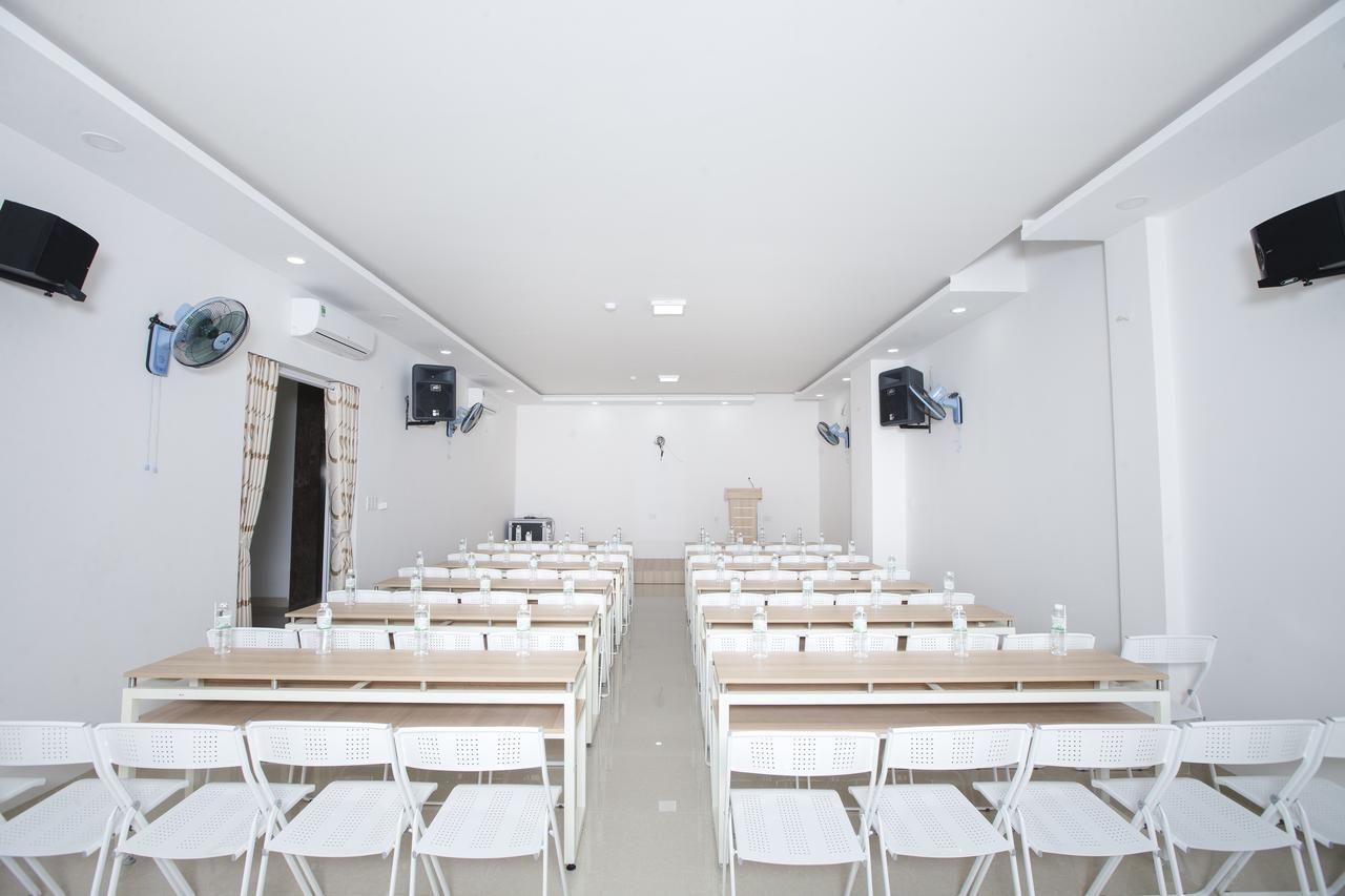 Khách sạn Lys 2*