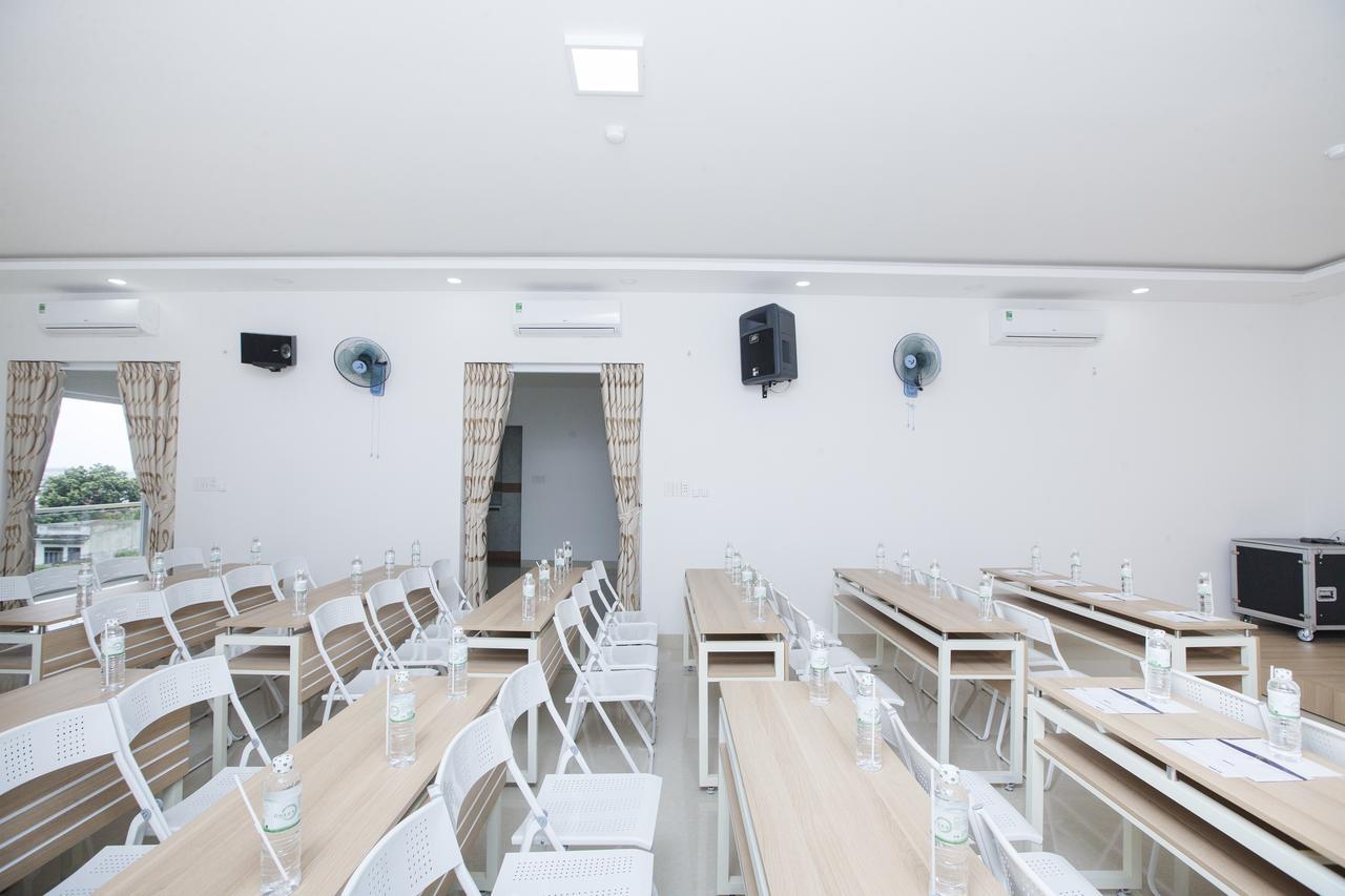 Khách sạn Lys 2*