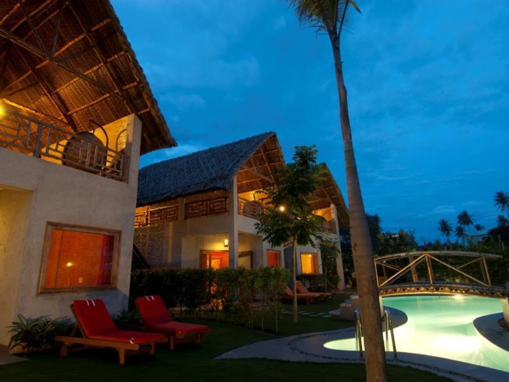 Lang Ca Voi Ll The Whales Village Ll Mui Ne Villa Phan Thiet
