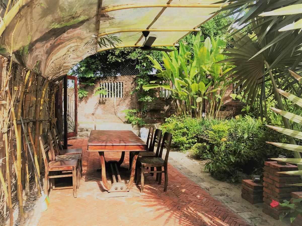 An Bang Beach Stone Villa *