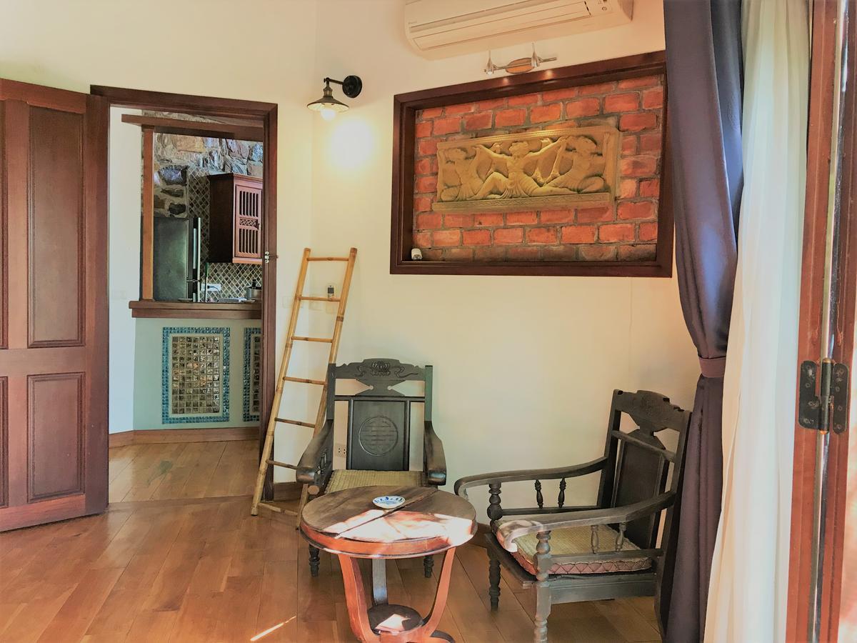 An Bang Beach Stone Villa *