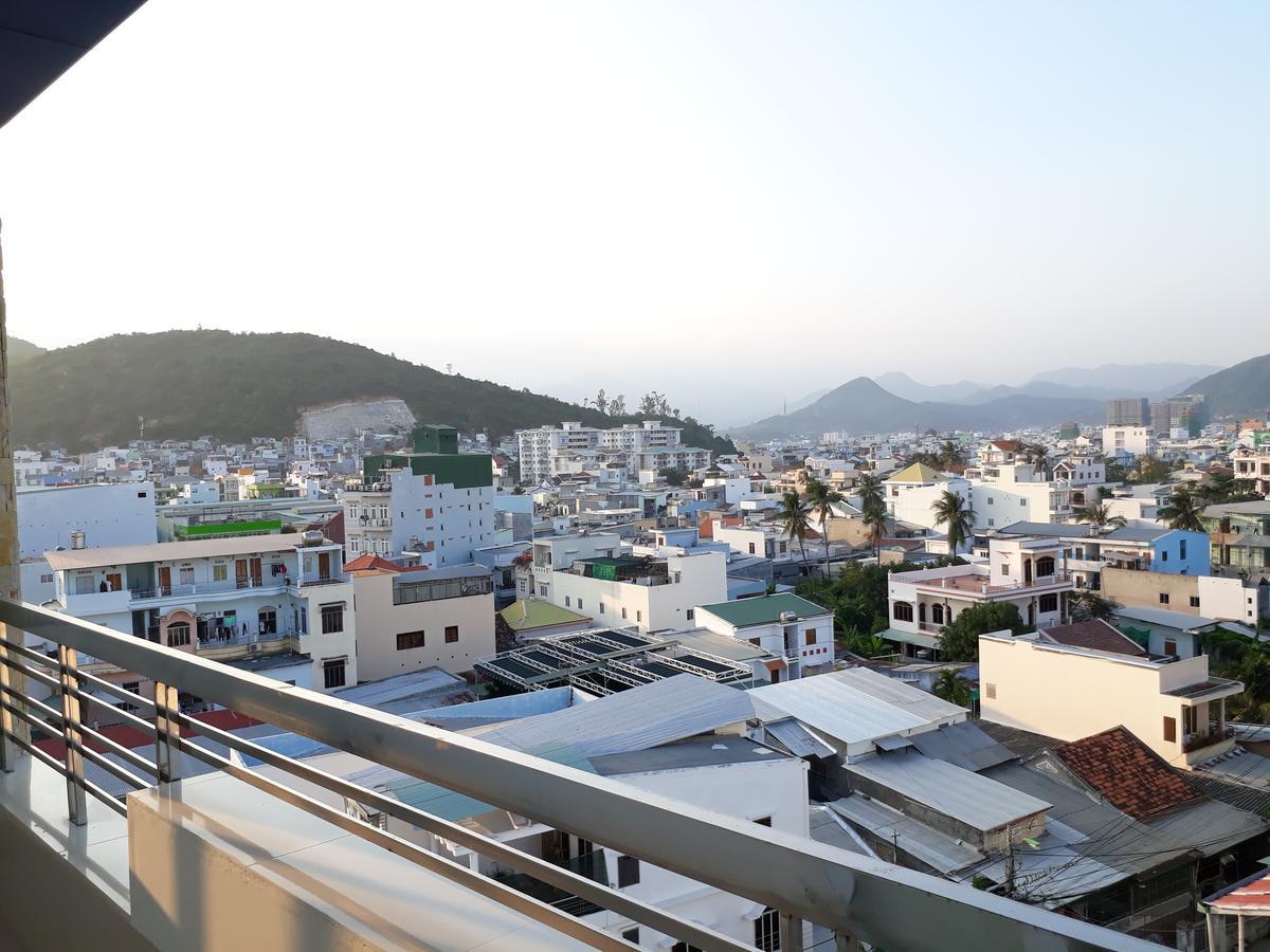 Duy Huy & Khách sạn 2*
