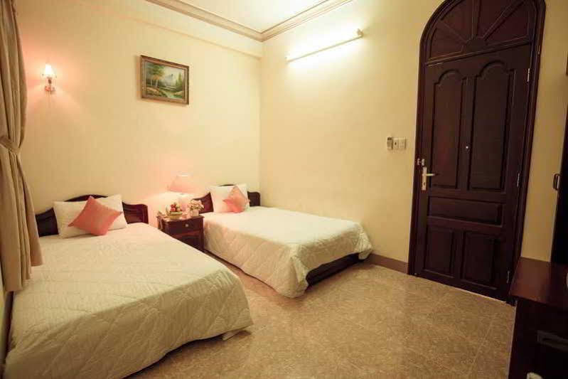 Oriole & Hotel 2*