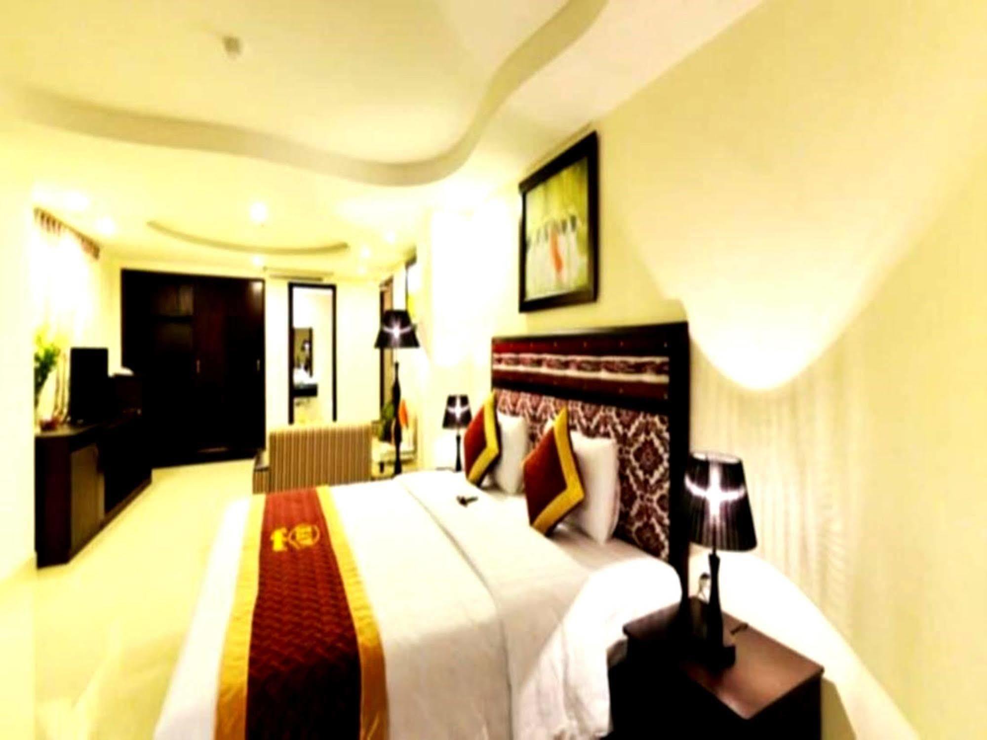 Hotel Kay - Near Dragon Bridge