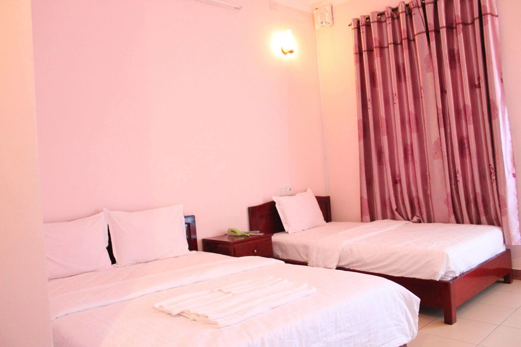 Ngoi Nha Xanh Hotel