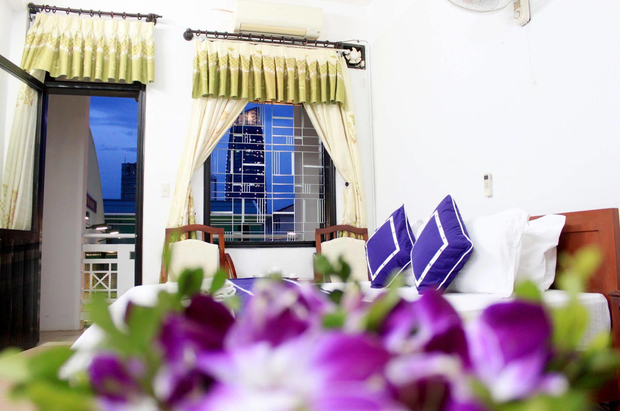 Hotel Ngoi Nha Xanh Da Nang
