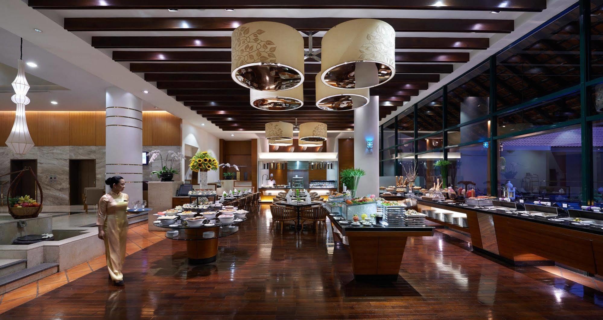 Parkroyal Sài Gòn