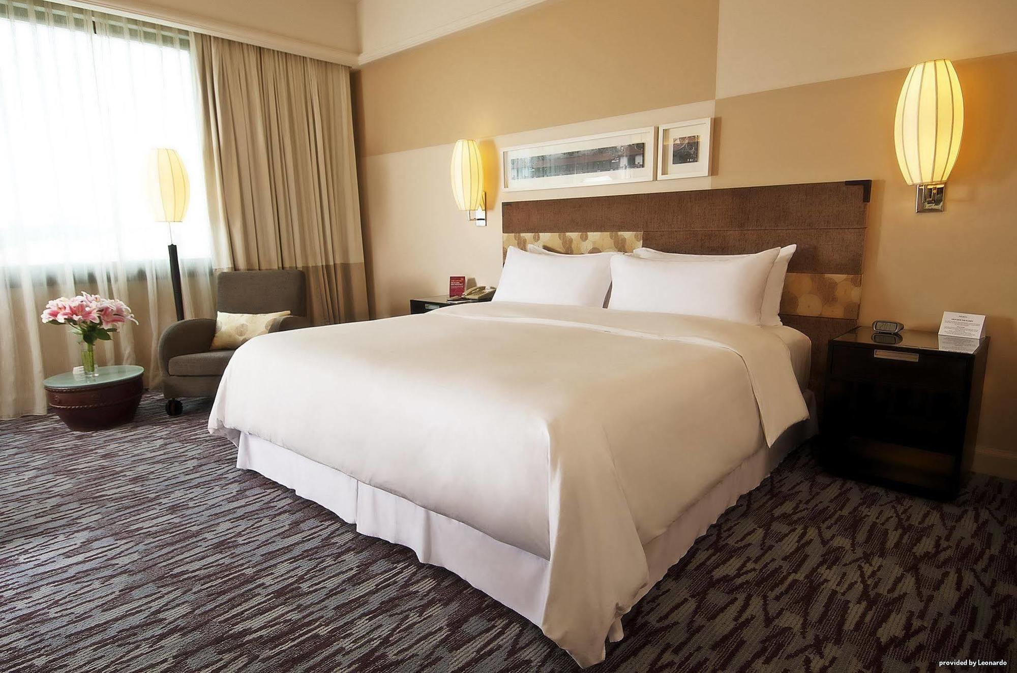 Parkroyal Sài Gòn Khách sạn 4*