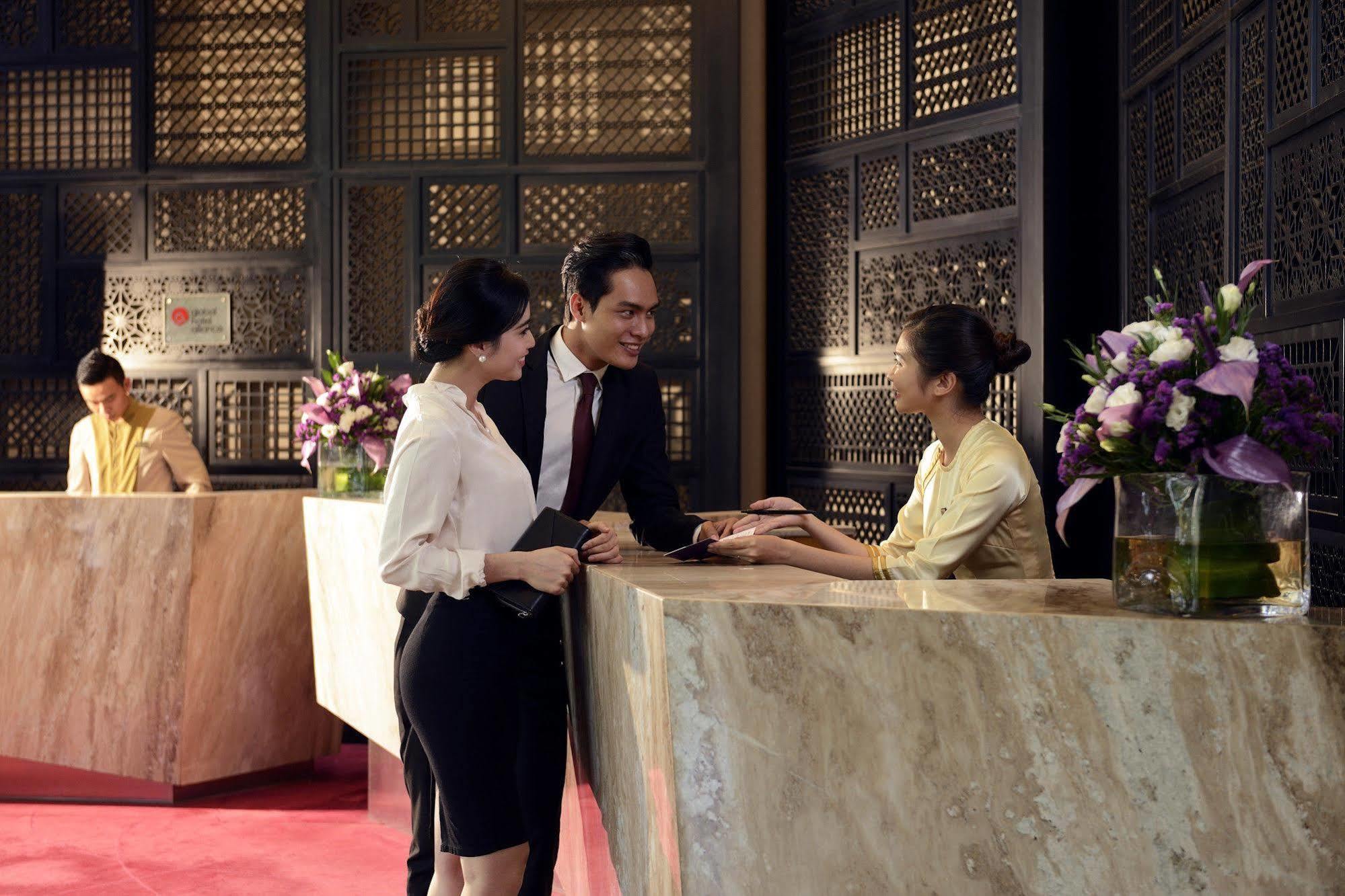 Parkroyal Sài Gòn 4*