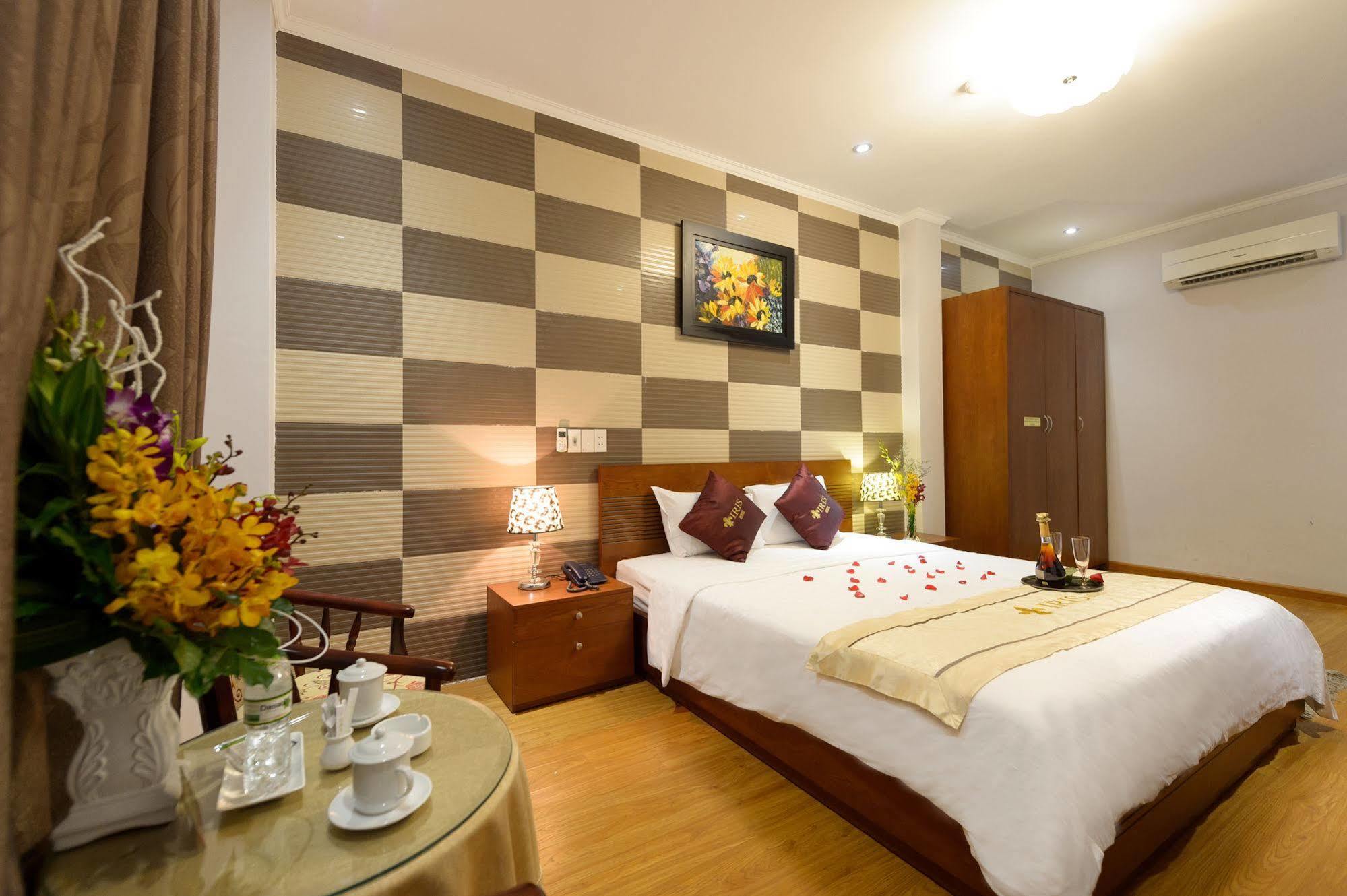 Iris Hotel 2*
